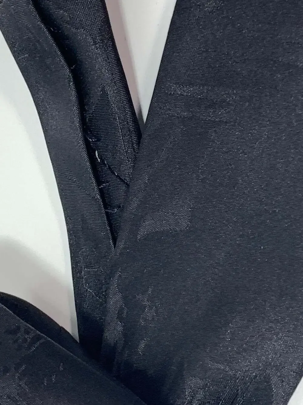 Bugs Bunny Men’s Novelty Neck Tie Musical Notes Black